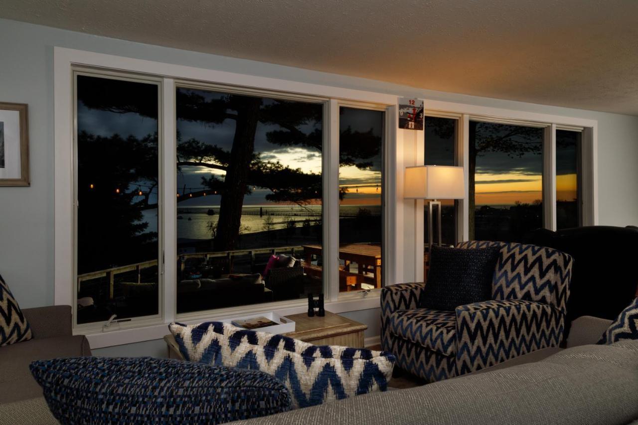 Looking Glass Beachfront Inn Grand Haven Kültér fotó