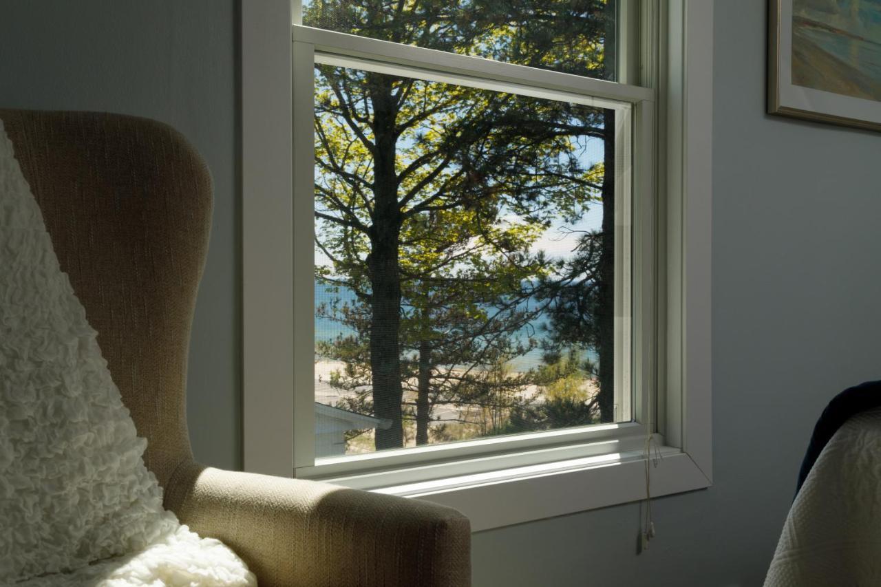 Looking Glass Beachfront Inn Grand Haven Kültér fotó